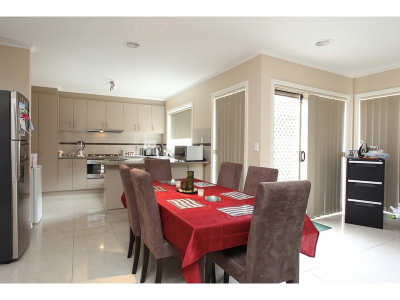 1/5 Finchley Park Crescent, Tarneit VIC 3029