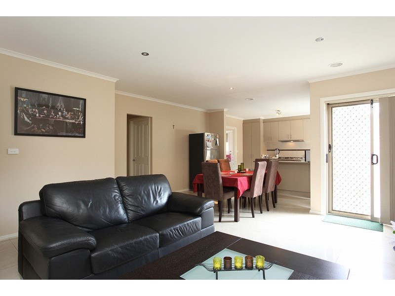 1/5 Finchley Park Crescent, Tarneit VIC 3029