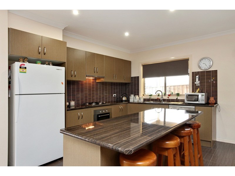 33 Rippleside Terrace, Tarneit VIC 3029