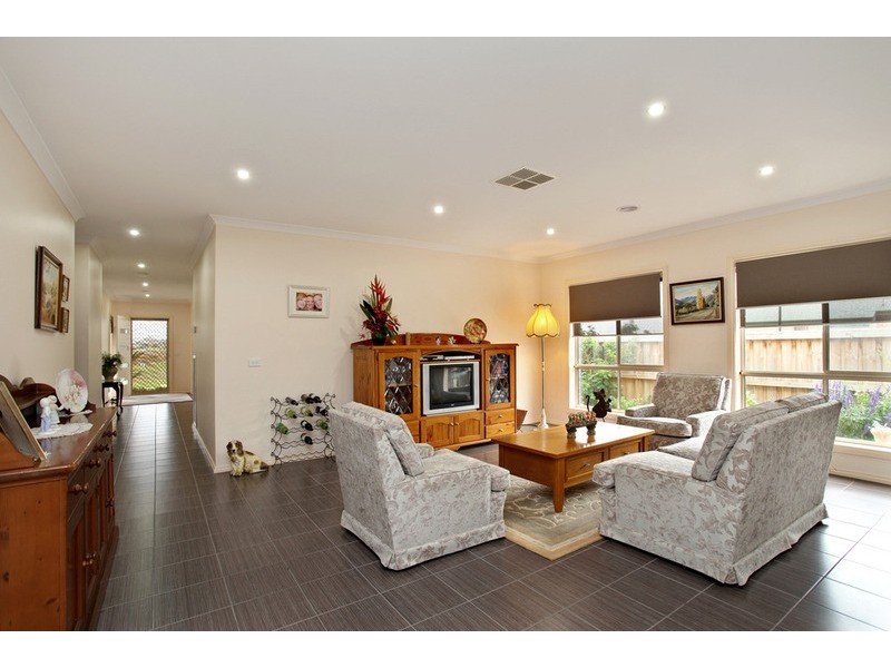 33 Rippleside Terrace, Tarneit VIC 3029