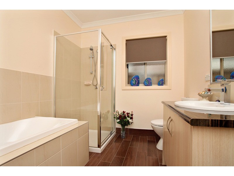 33 Rippleside Terrace, Tarneit VIC 3029
