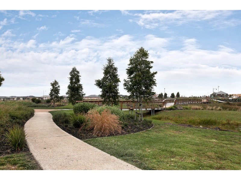 33 Rippleside Terrace, Tarneit VIC 3029