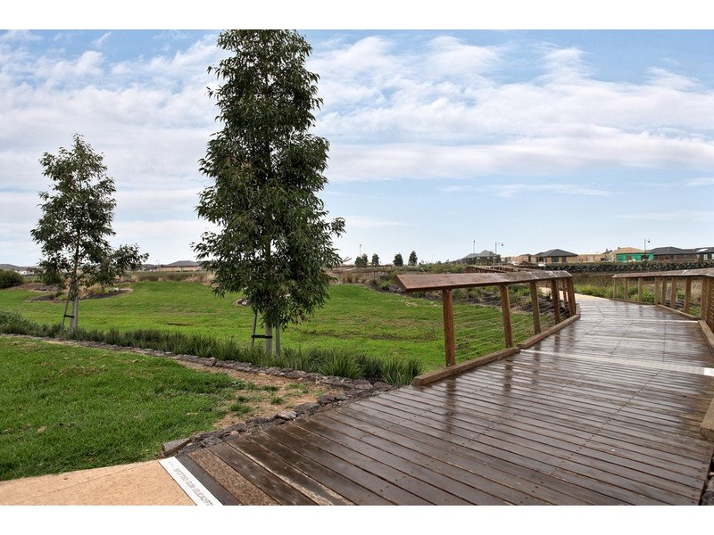 33 Rippleside Terrace, Tarneit VIC 3029
