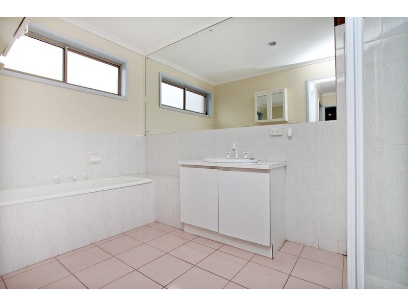 1/128 Tower Road, Werribee VIC 3030