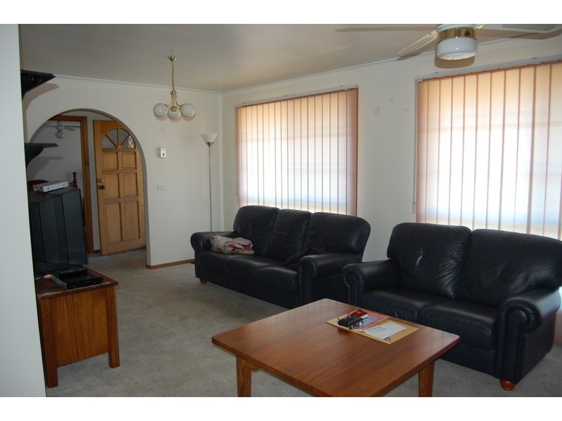 8 Hotham Crescent, Hoppers Crossing VIC 3029