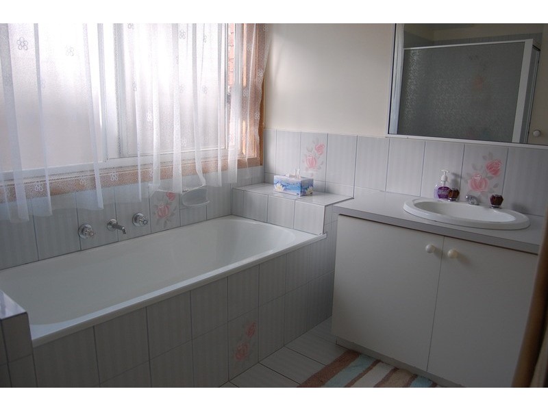 8 Hotham Crescent, Hoppers Crossing VIC 3029