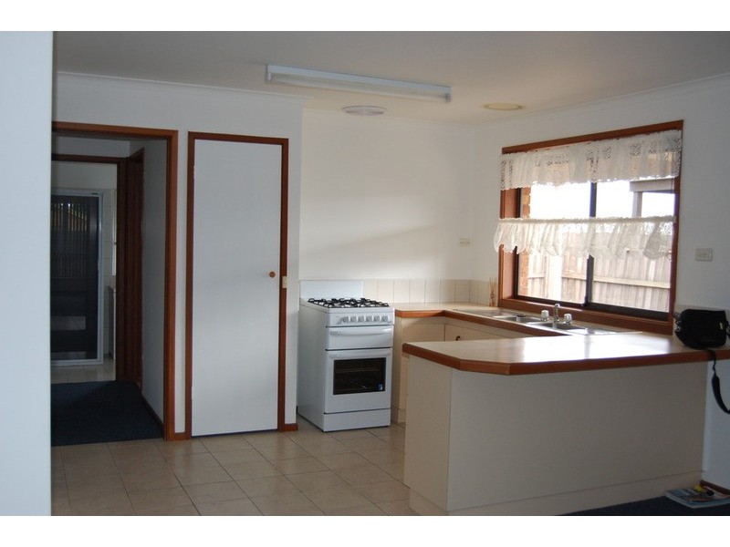 2/15 Sittella Court, Werribee VIC 3030