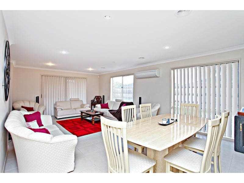 74 Papillon Parade, Tarneit VIC 3029