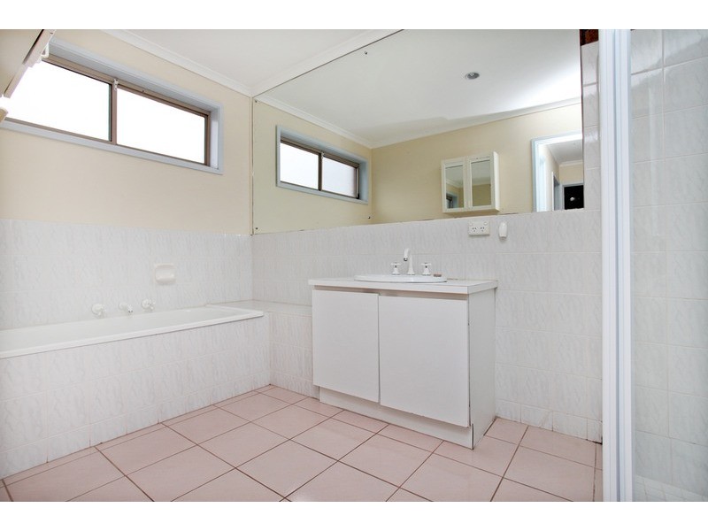 1/128 Tower Road, Werribee VIC 3030