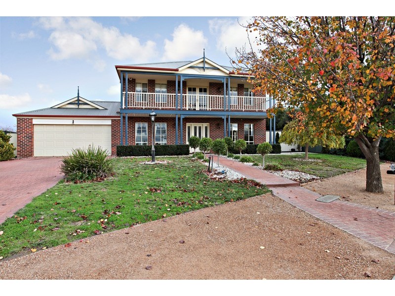 2 Valley Mews, Wyndham Vale VIC 3024