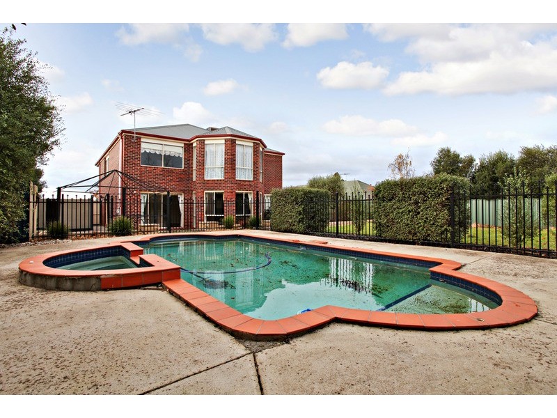 2 Valley Mews, Wyndham Vale VIC 3024