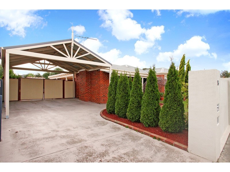 16 Danube Drive, Werribee VIC 3030