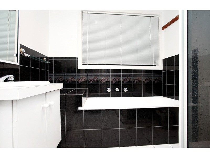 14 Tiber Close, Werribee VIC 3030