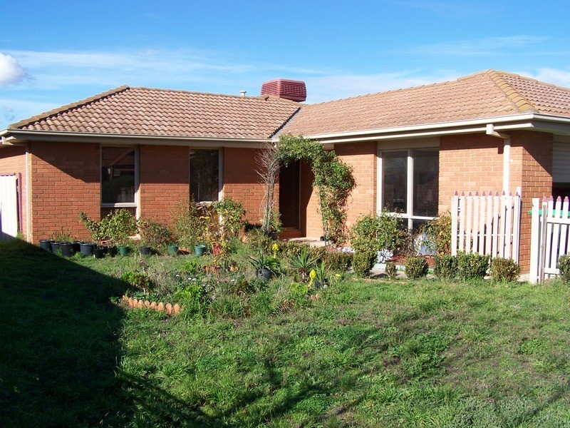 8 Cleveland Drive, Hoppers Crossing VIC 3029