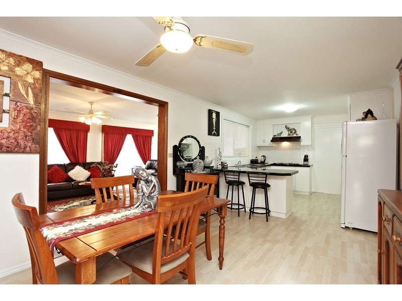 3 Whimbrel Court, Werribee VIC 3030