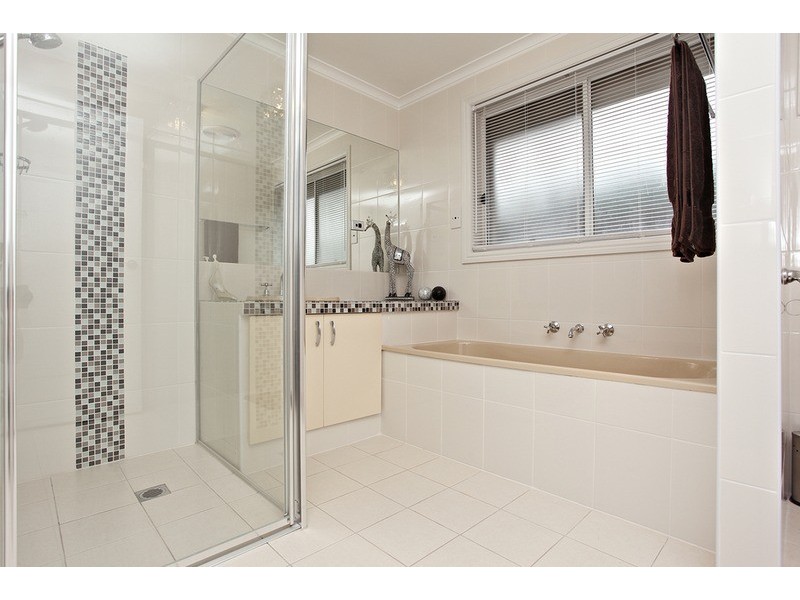 3 Whimbrel Court, Werribee VIC 3030