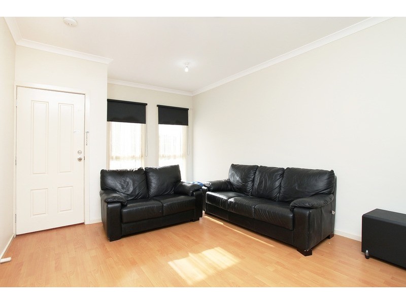 2/10 Halladale Avenue, Wyndham Vale VIC 3024