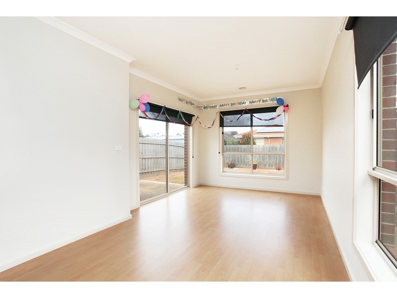 2/10 Halladale Avenue, Wyndham Vale VIC 3024
