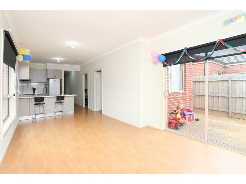 2/10 Halladale Avenue, Wyndham Vale VIC 3024