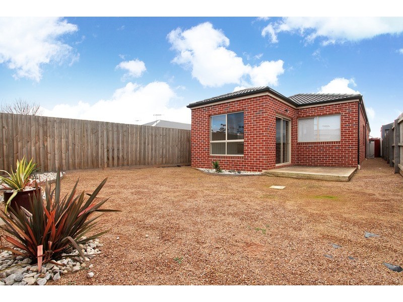 2/10 Halladale Avenue, Wyndham Vale VIC 3024