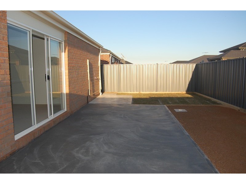 37 Pierbrook Avenue, Wyndham Vale VIC 3024