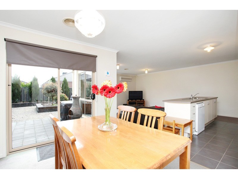 12 Lindsay Gardens, Point Cook VIC 3030