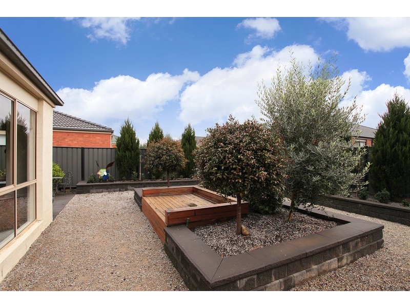 12 Lindsay Gardens, Point Cook VIC 3030