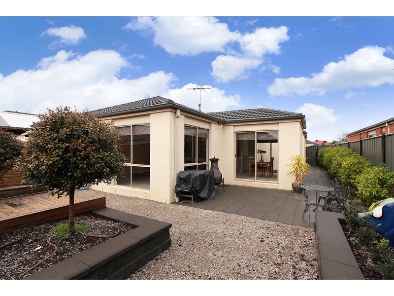 12 Lindsay Gardens, Point Cook VIC 3030
