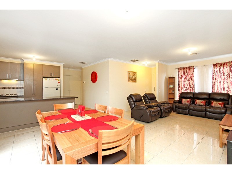 2/4 Bunya Place, Werribee VIC 3030