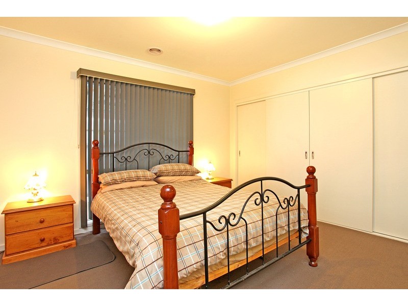 2/4 Bunya Place, Werribee VIC 3030