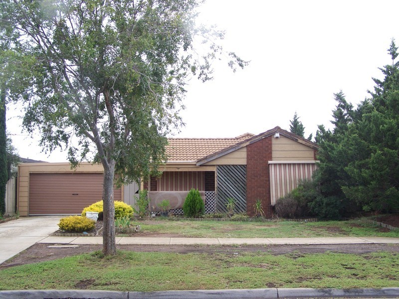 66 Thames Boulevard, Werribee VIC 3030