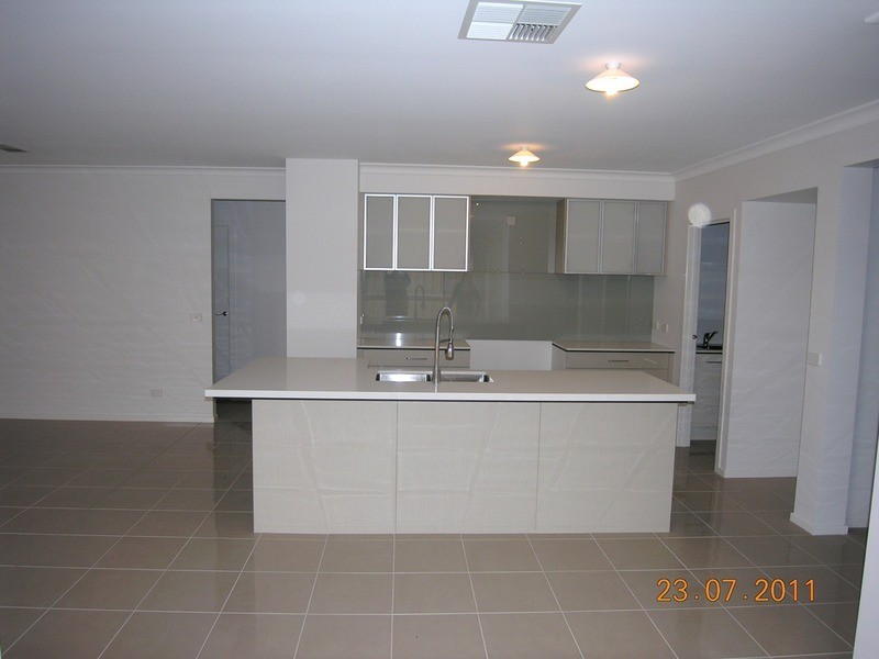 13 Hanworth Avenue, Williams Landing VIC 3027
