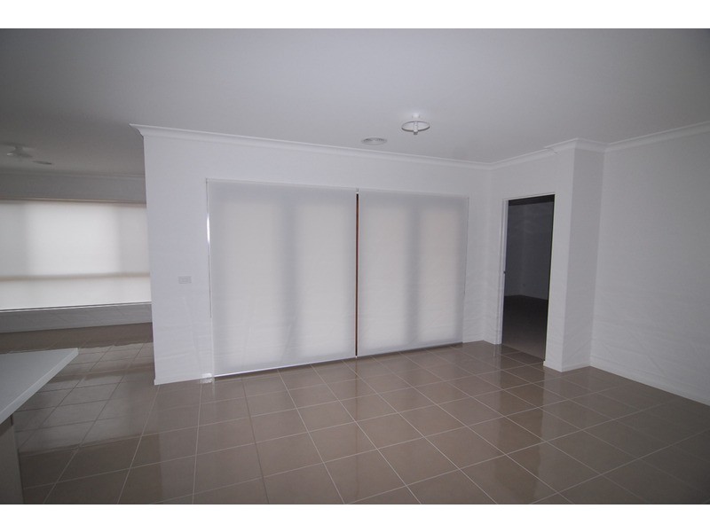 13 Hanworth Avenue, Williams Landing VIC 3027