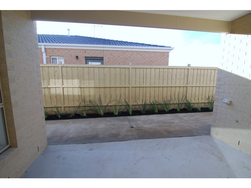13 Hanworth Avenue, Williams Landing VIC 3027