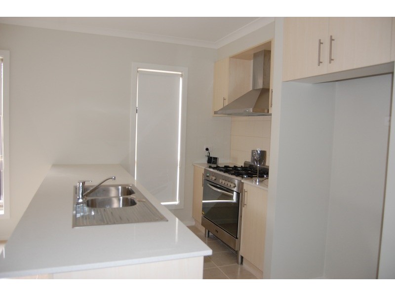 27 Regal Road, Point Cook VIC 3030