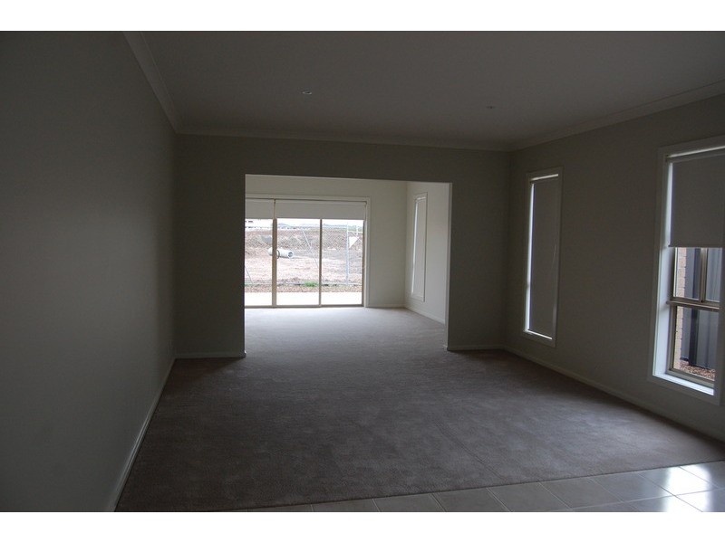 27 Regal Road, Point Cook VIC 3030