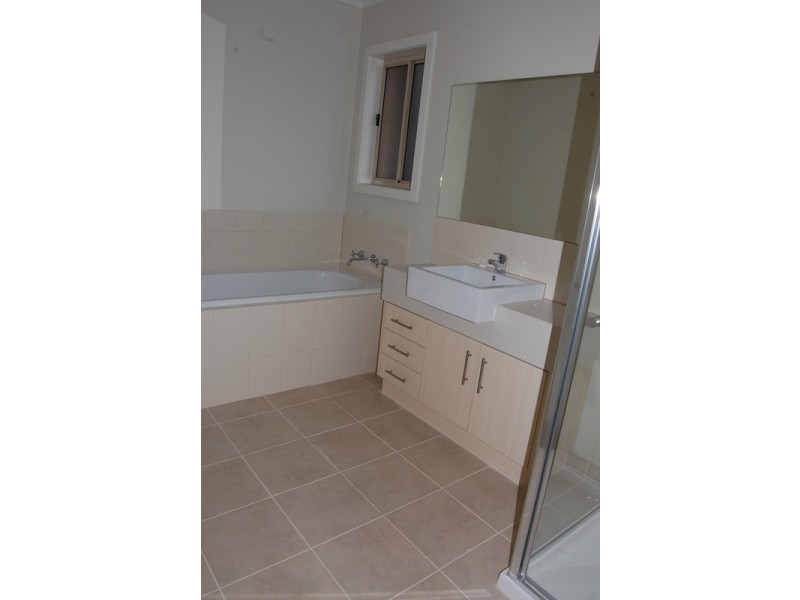 27 Regal Road, Point Cook VIC 3030