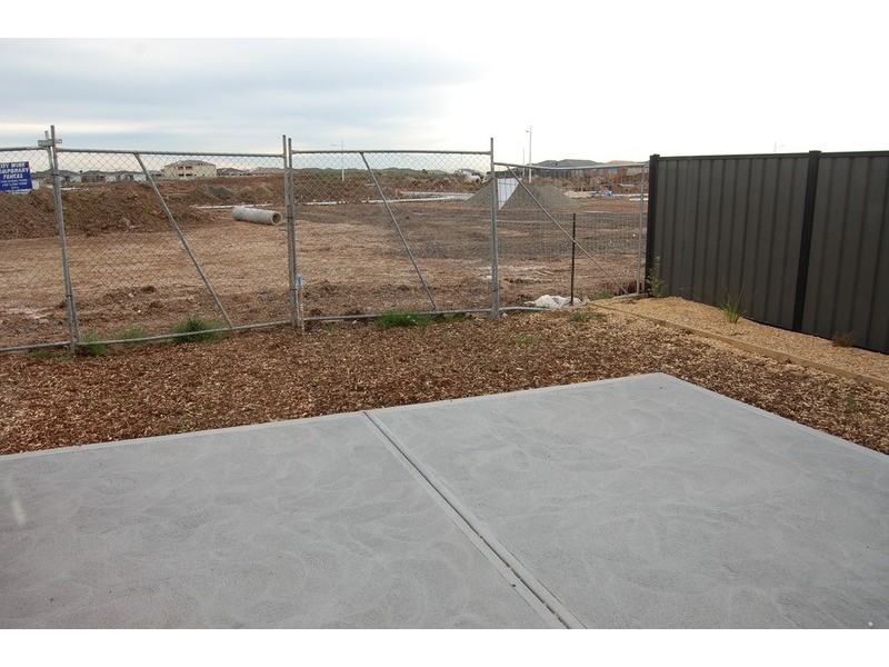 27 Regal Road, Point Cook VIC 3030