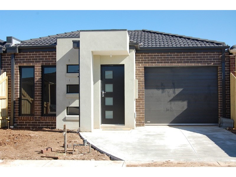 2/7 Greenleaf Circuit, Tarneit VIC 3029