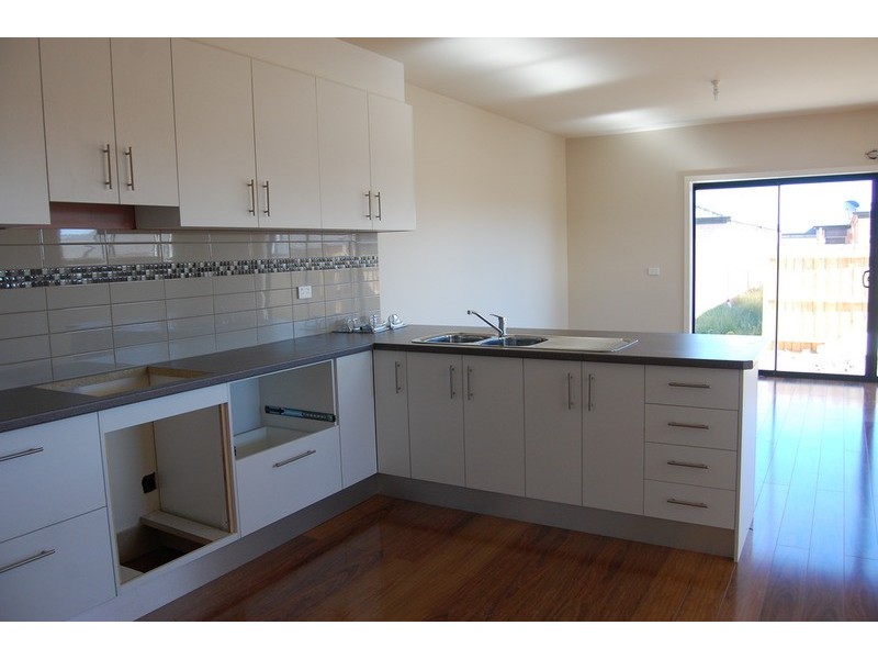 2/7 Greenleaf Circuit, Tarneit VIC 3029