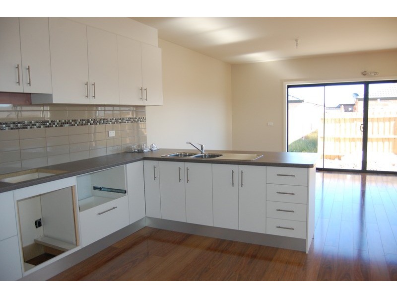 2/7 Greenleaf Circuit, Tarneit VIC 3029