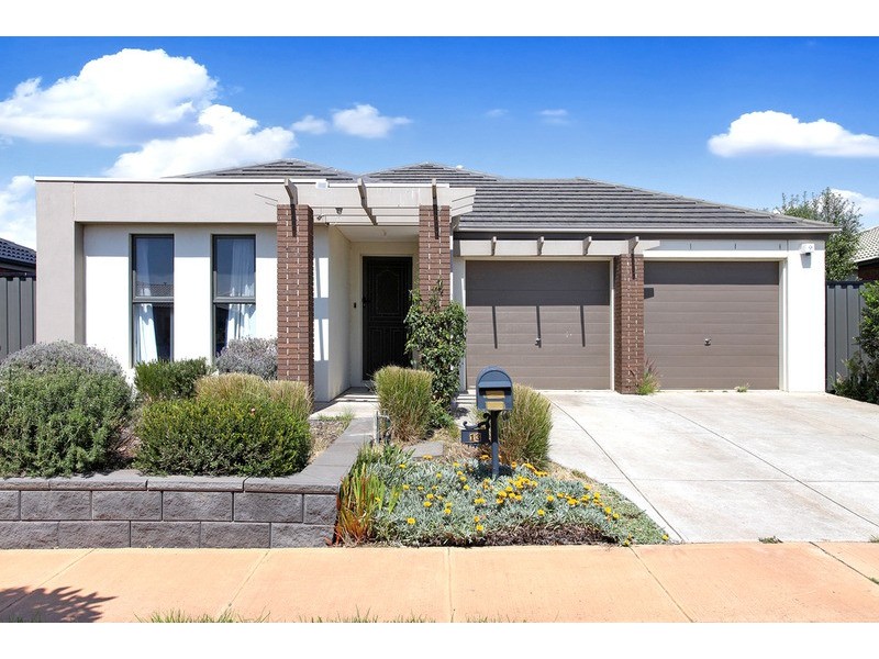 13 Lindsay  Gardens, Point Cook VIC 3030