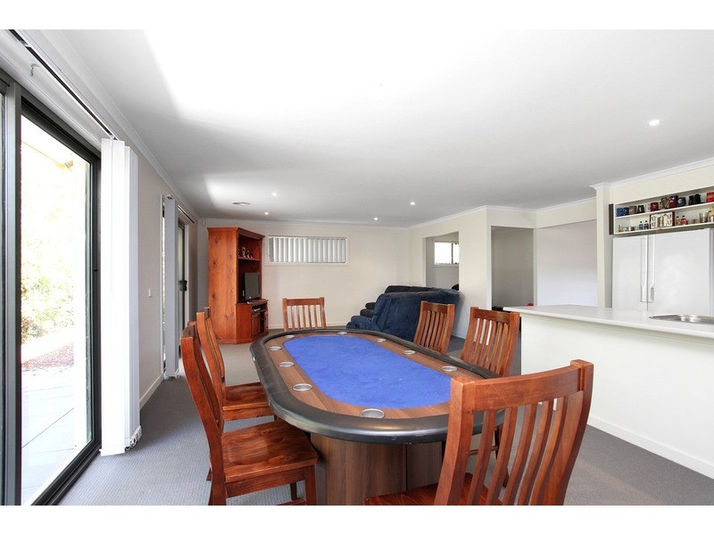 13 Lindsay  Gardens, Point Cook VIC 3030