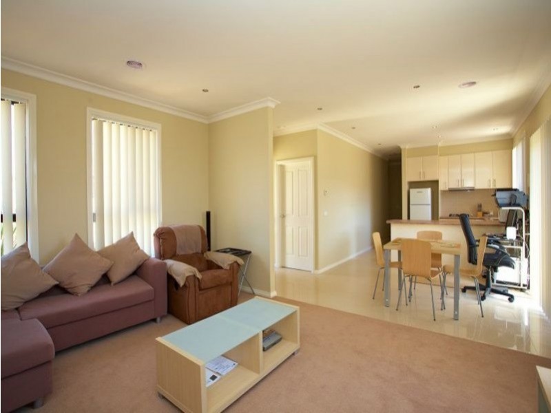 2/22 Bridlepath Drive, Truganina VIC 3029