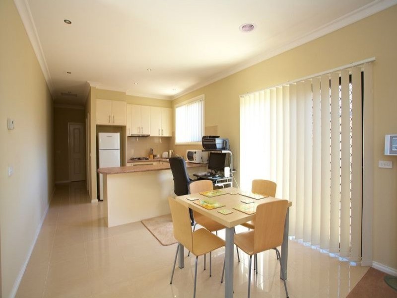 2/22 Bridlepath Drive, Truganina VIC 3029