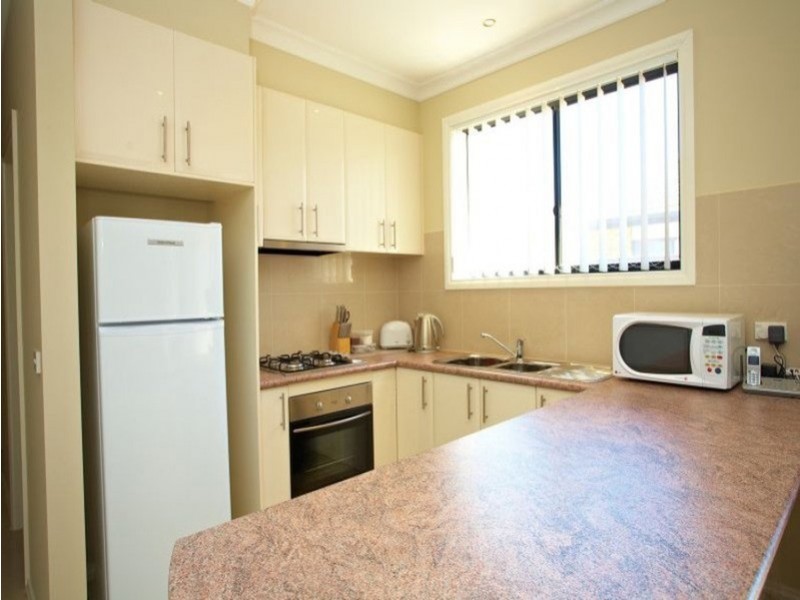 2/22 Bridlepath Drive, Truganina VIC 3029