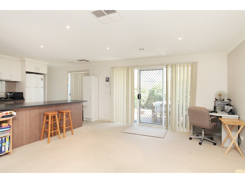4/231 Princes Highway, Werribee VIC 3030
