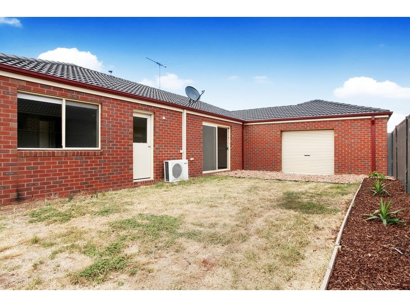 16 Drover Avenue, Wyndham Vale VIC 3024