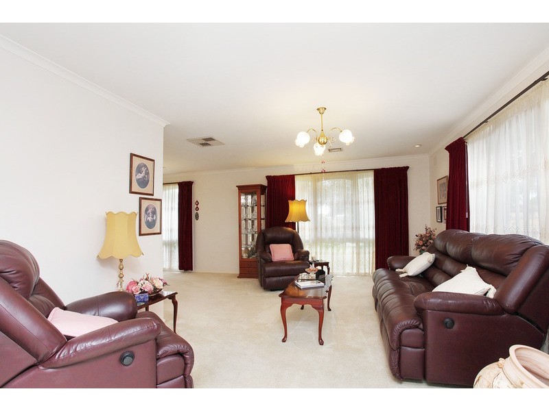 12 Shoalhaven Street, Werribee VIC 3030