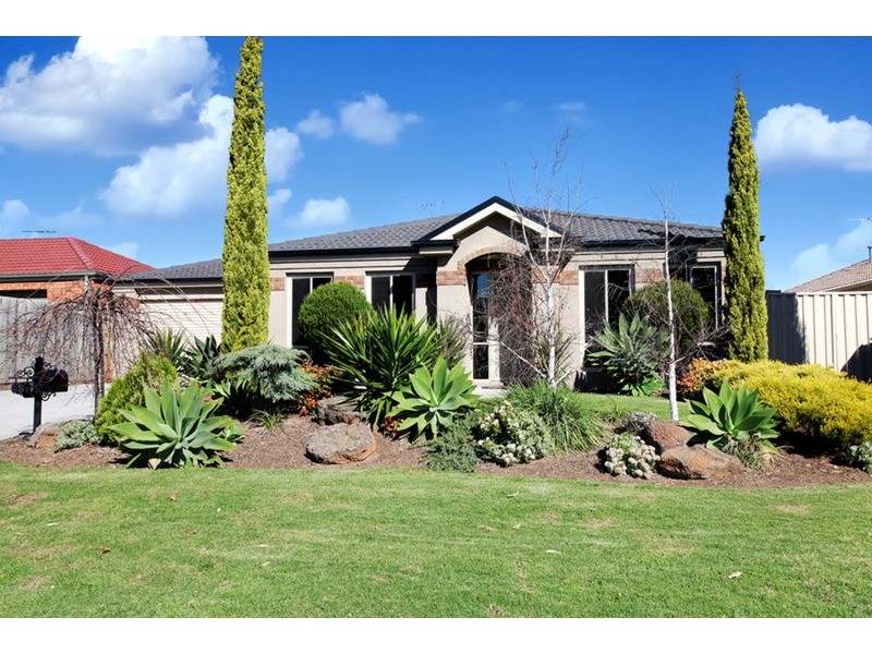 8 Diana Drive, Werribee VIC 3030